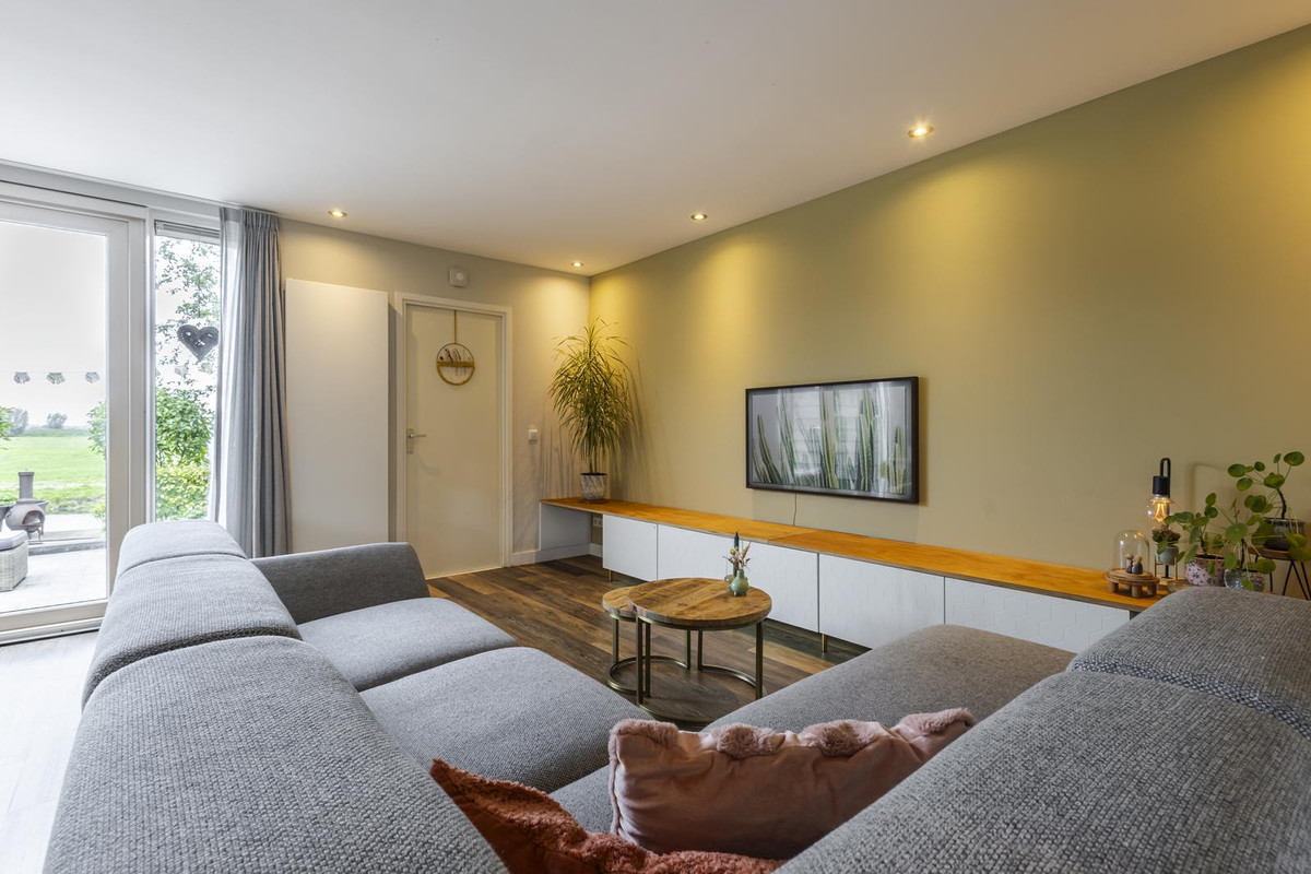 Tussenwoning te koop: Nassaustraat 9, Ottoland