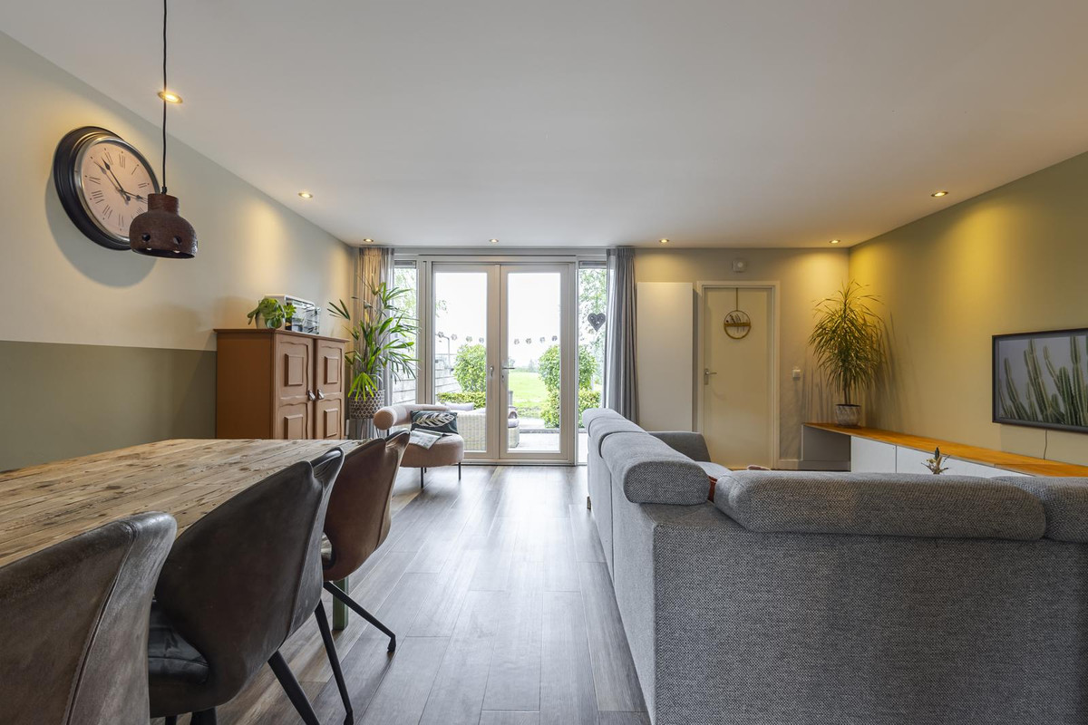 Tussenwoning te koop: Nassaustraat 9, Ottoland