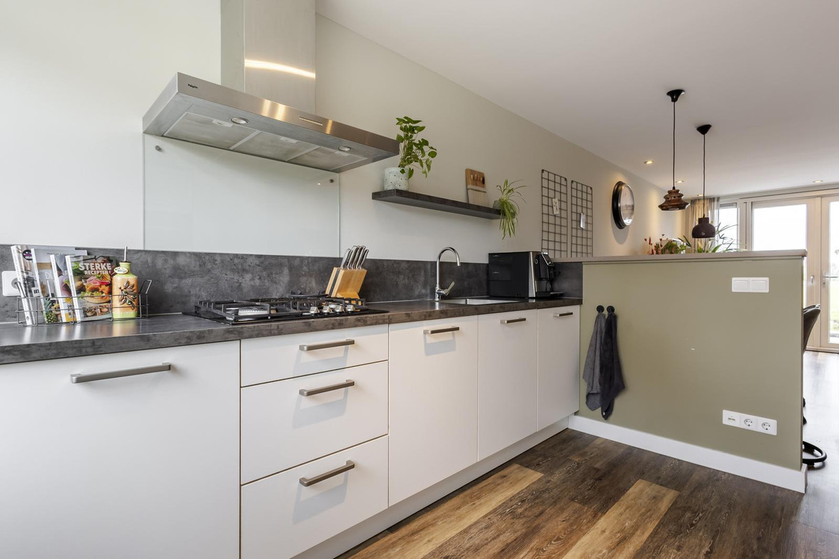 Tussenwoning te koop: Nassaustraat 9, Ottoland