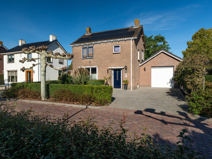 Donkerstraat 11