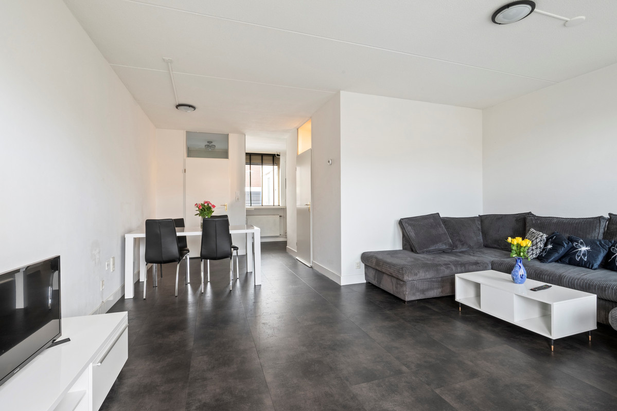 Tussenwoning te koop: Kruiszwin 1360, Julianadorp