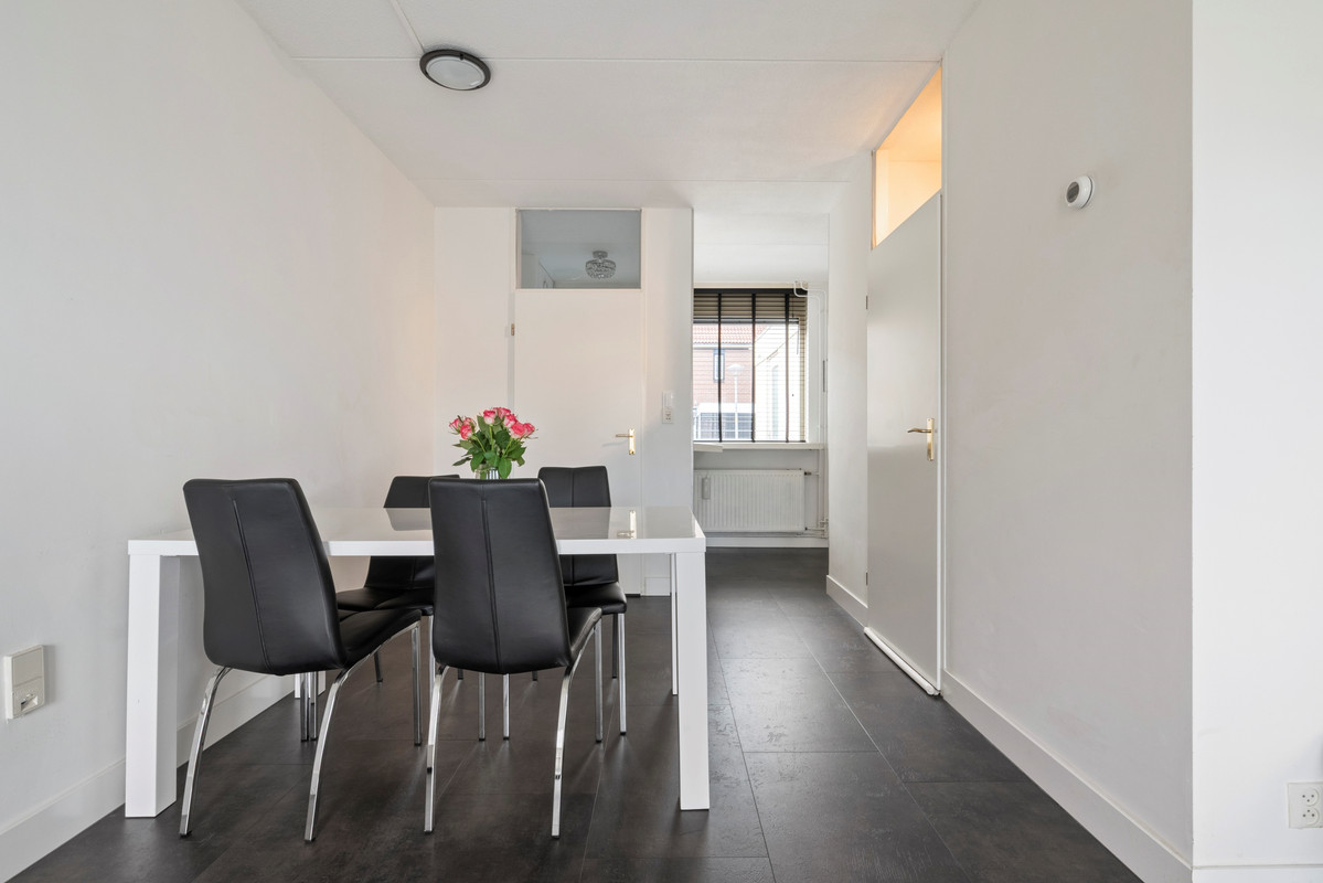 Tussenwoning te koop: Kruiszwin 1360, Julianadorp