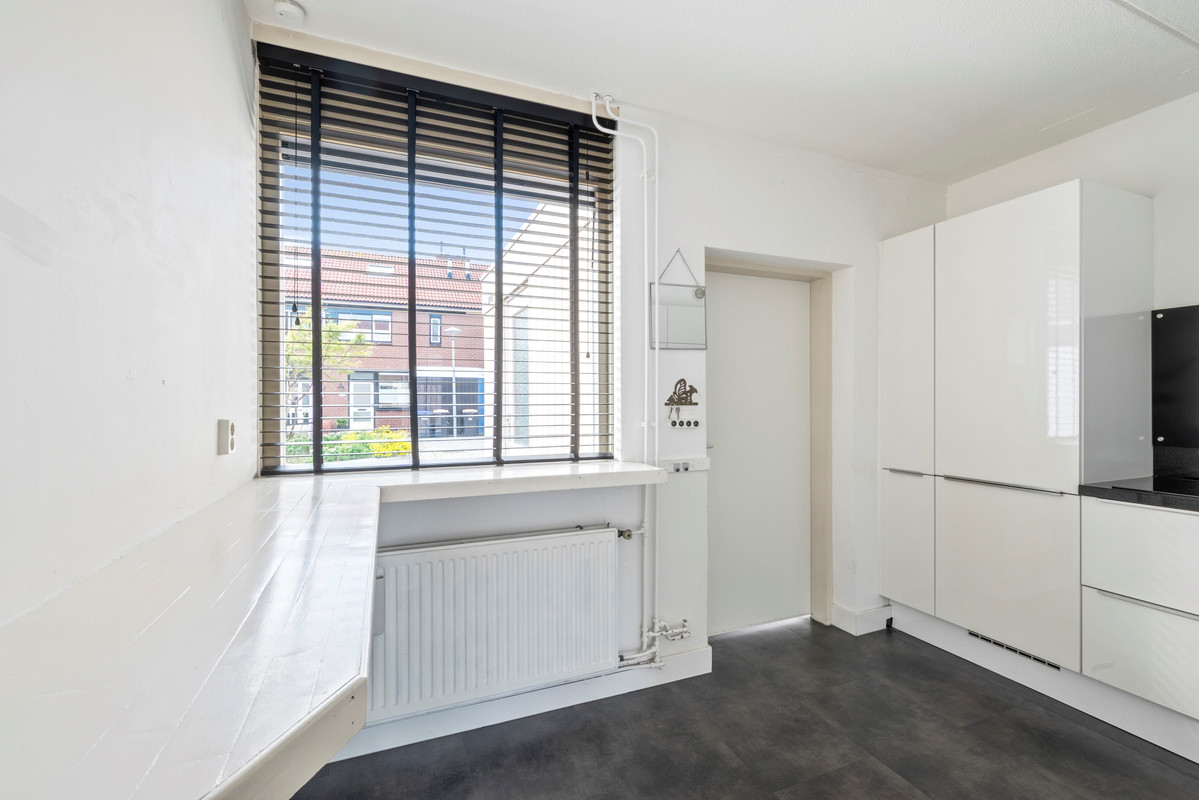 Tussenwoning te koop: Kruiszwin 1360, Julianadorp