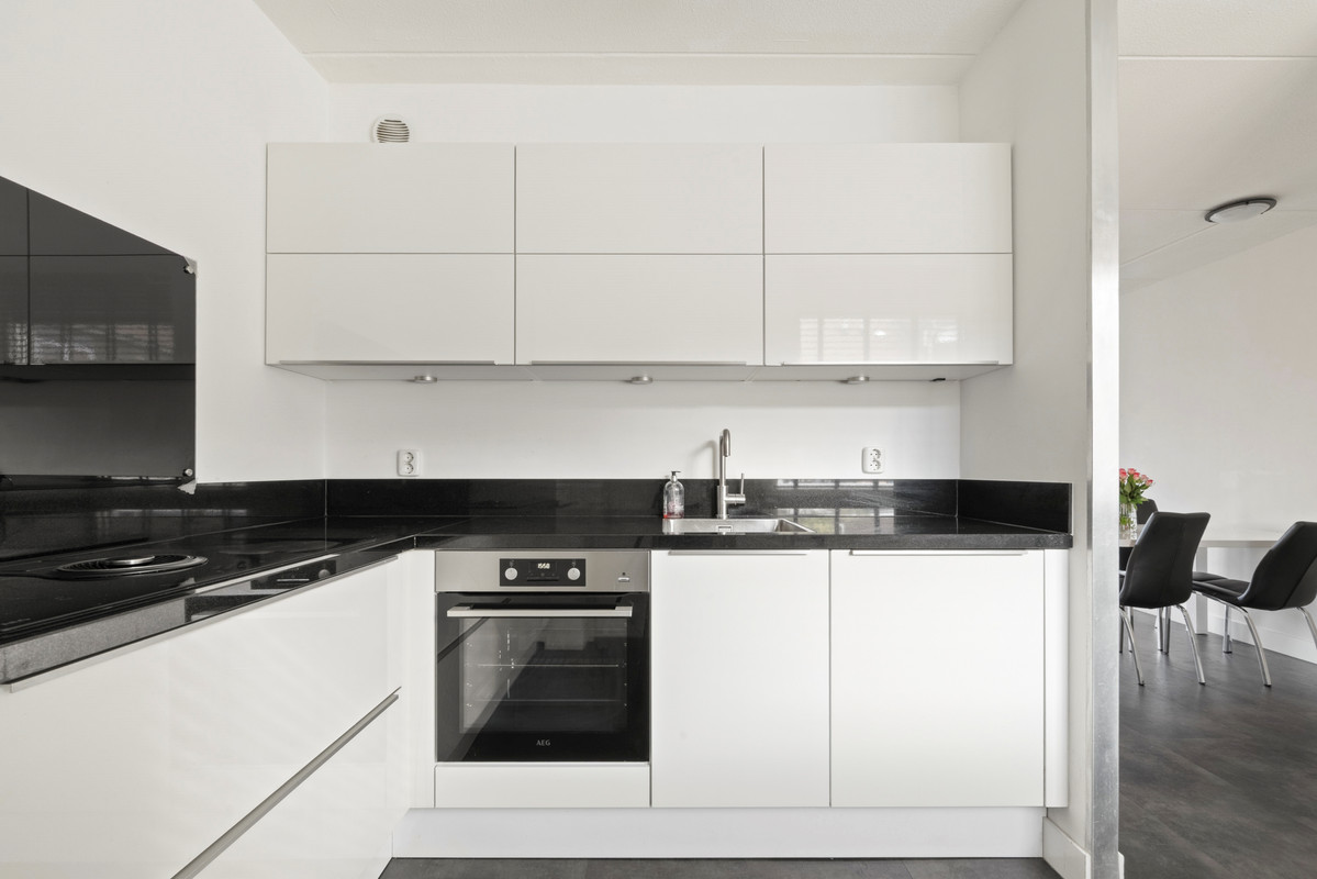 Tussenwoning te koop: Kruiszwin 1360, Julianadorp