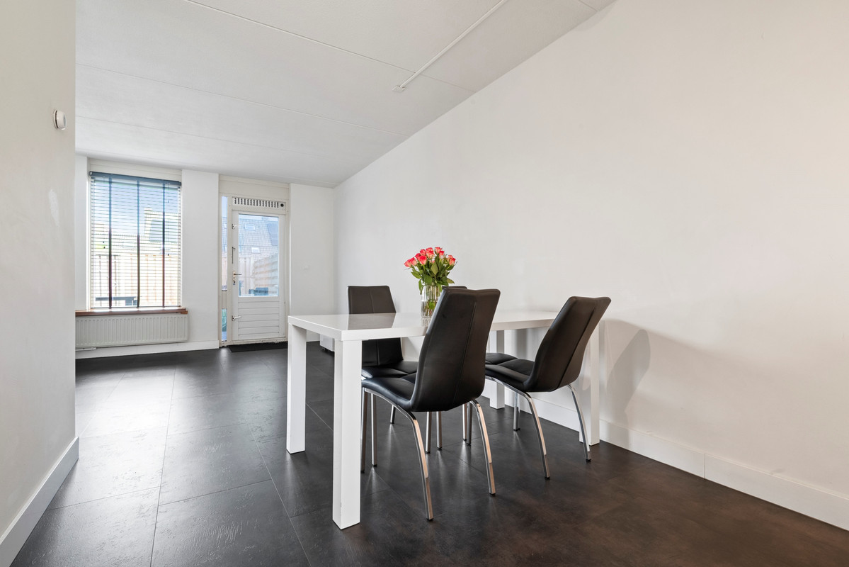 Tussenwoning te koop: Kruiszwin 1360, Julianadorp