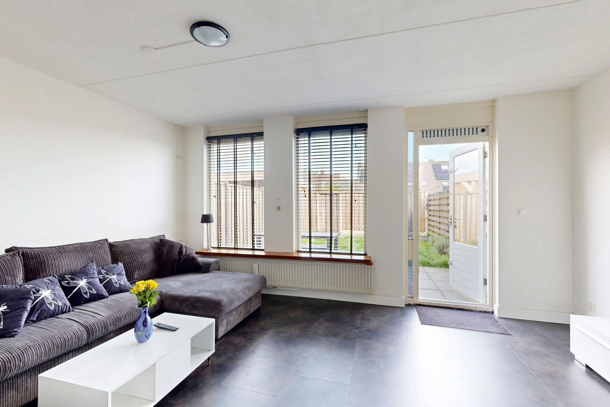 Tussenwoning te koop: Kruiszwin 1360, Julianadorp
