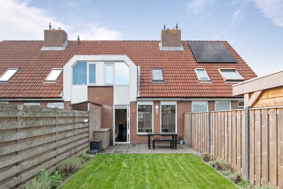 Tussenwoning te koop: Kruiszwin 1360, Julianadorp