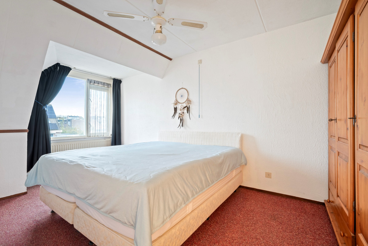 Tussenwoning te koop: Kruiszwin 1360, Julianadorp