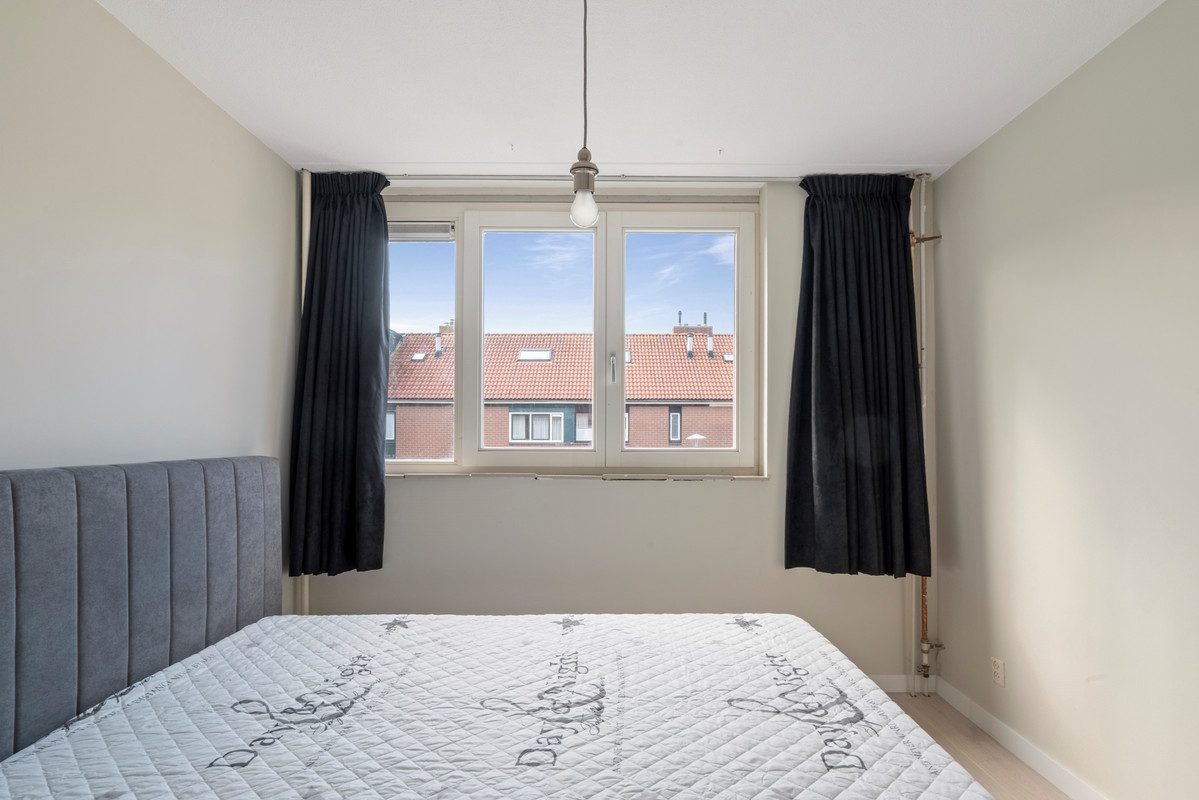 Tussenwoning te koop: Kruiszwin 1360, Julianadorp