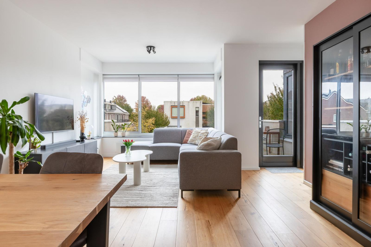 Tussenwoning te koop: Burgemeester Bracklaan 49, Reeuwijk