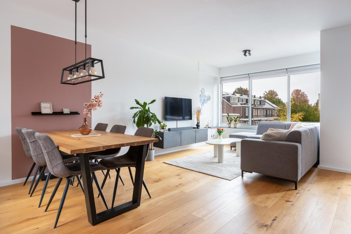 Tussenwoning te koop: Burgemeester Bracklaan 49, Reeuwijk