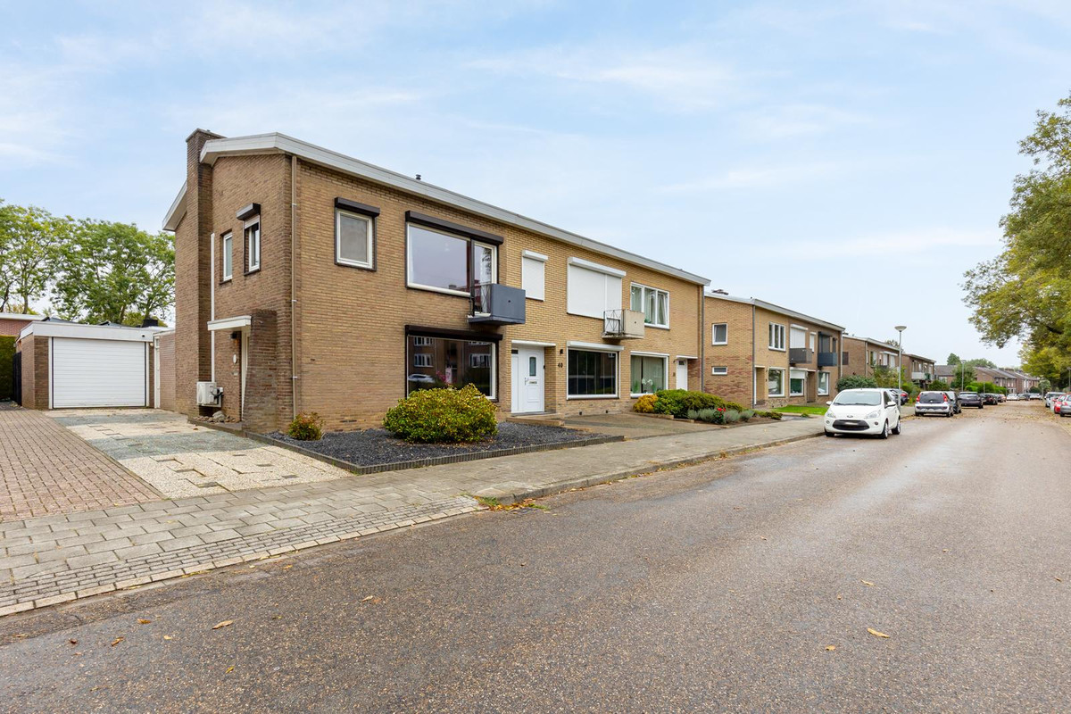Hoekwoning te koop: Leeuwenhoekstraat 42, Geleen