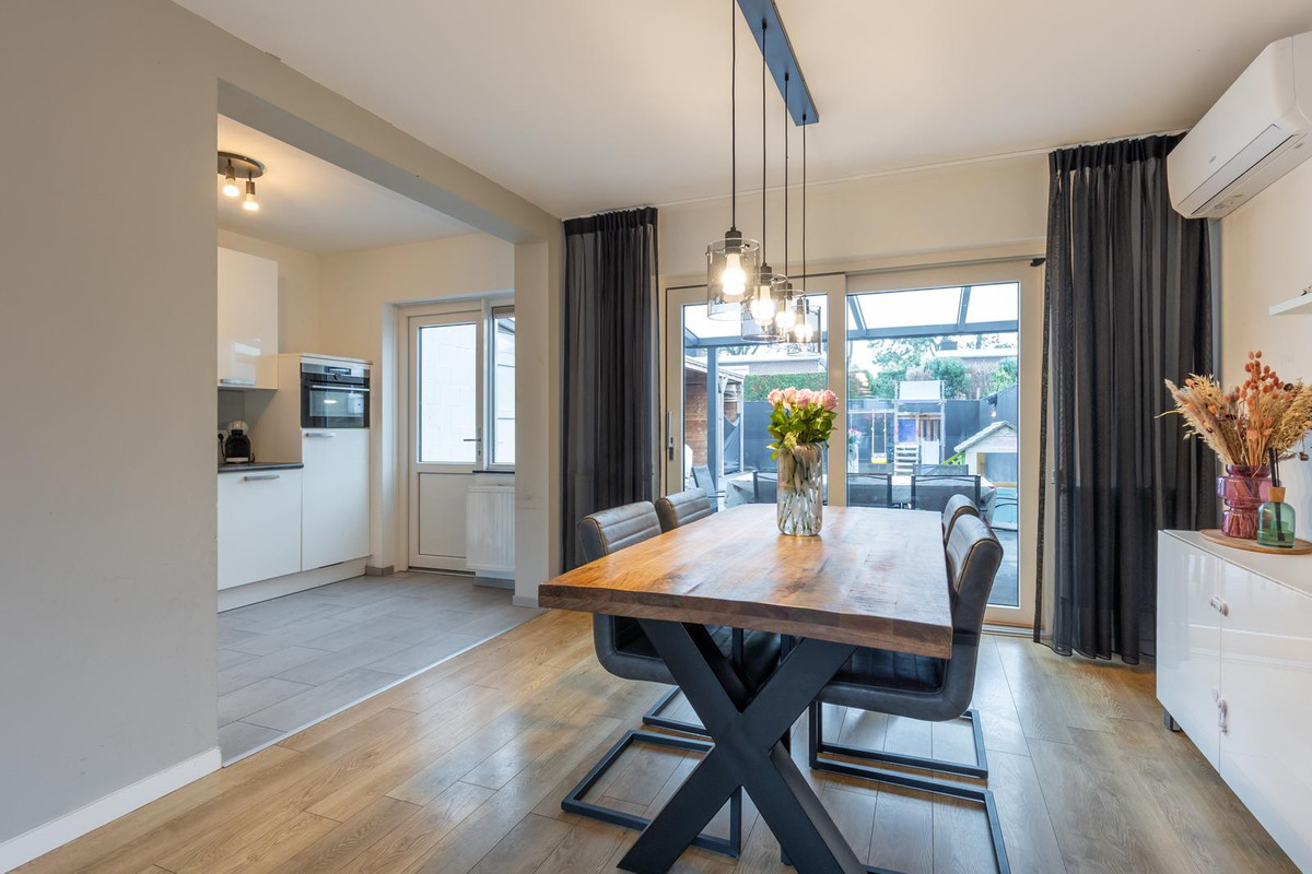 Hoekwoning te koop: Leeuwenhoekstraat 42, Geleen