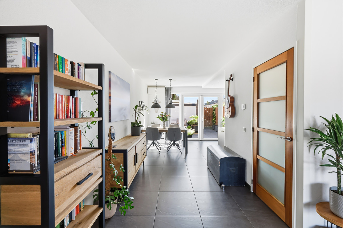 Tussenwoning te koop: Martin Luther Kingstraat 66, Vlissingen