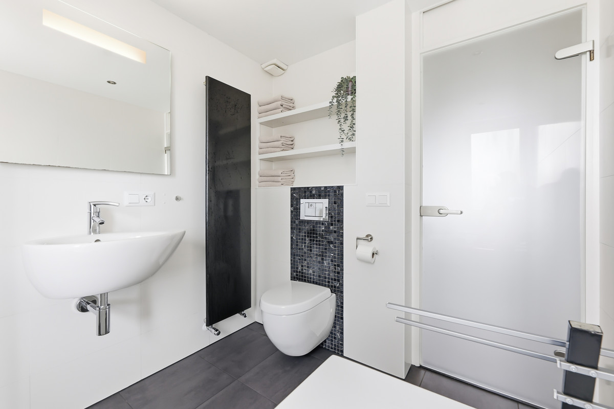 Tussenwoning te koop: Martin Luther Kingstraat 66, Vlissingen