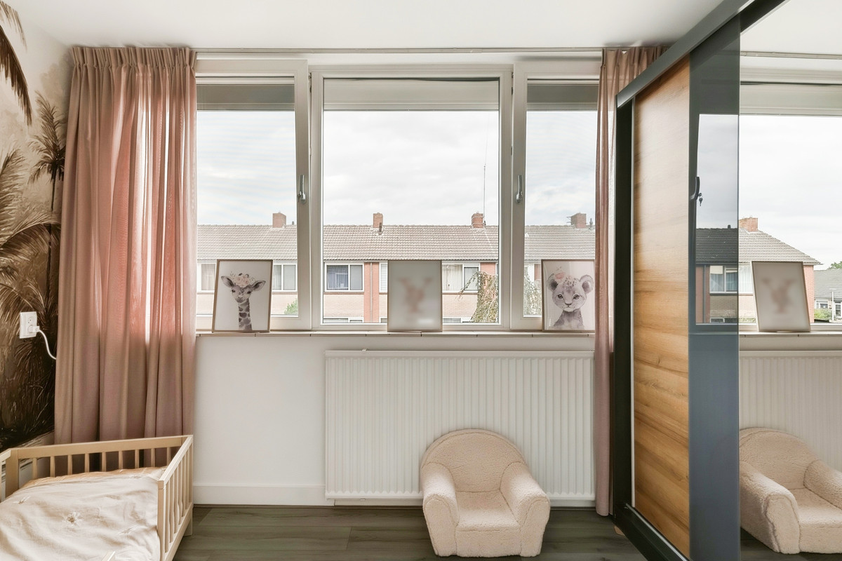 Tussenwoning te koop: Constantijnstraat 89, Vroomshoop