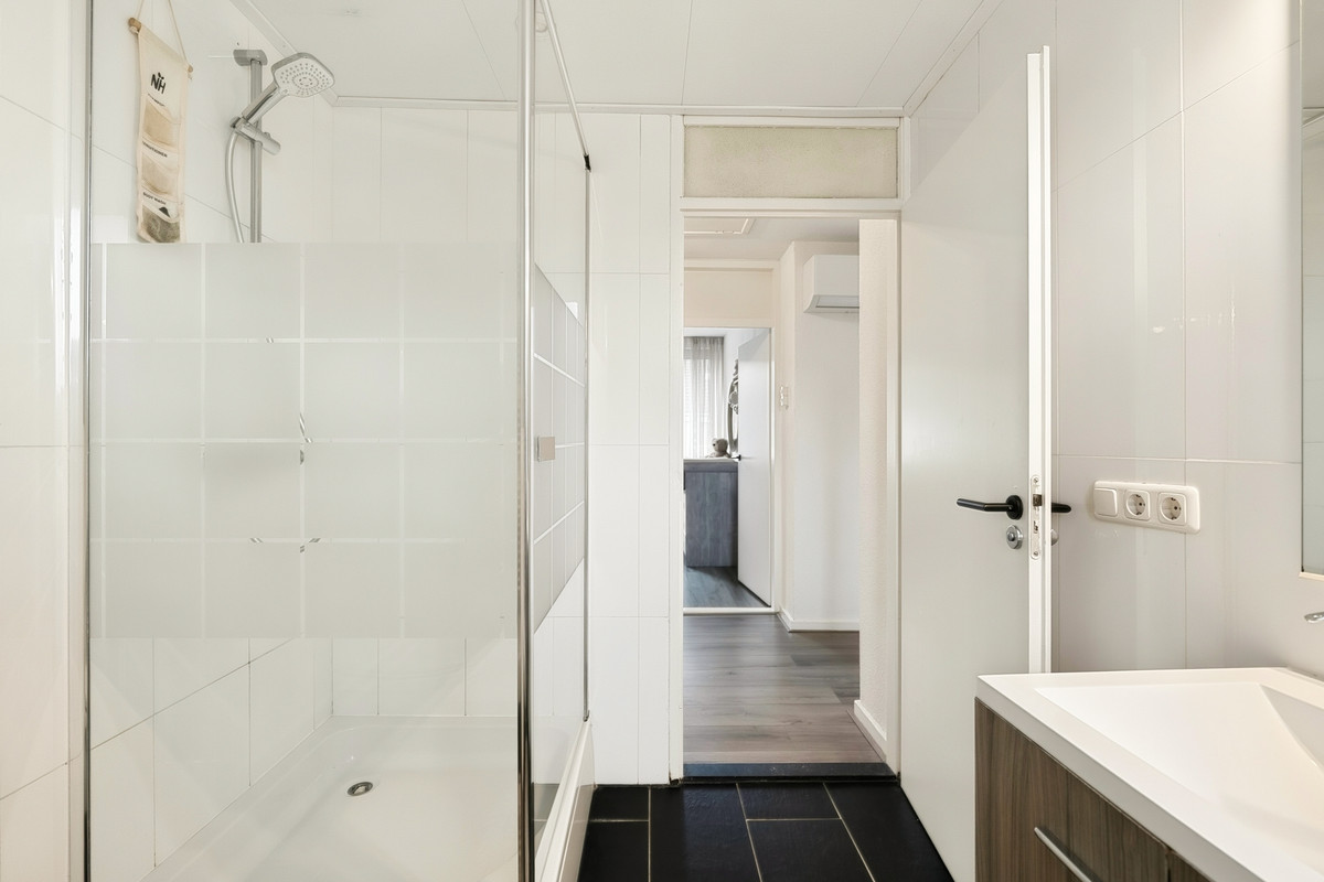 Tussenwoning te koop: Constantijnstraat 89, Vroomshoop