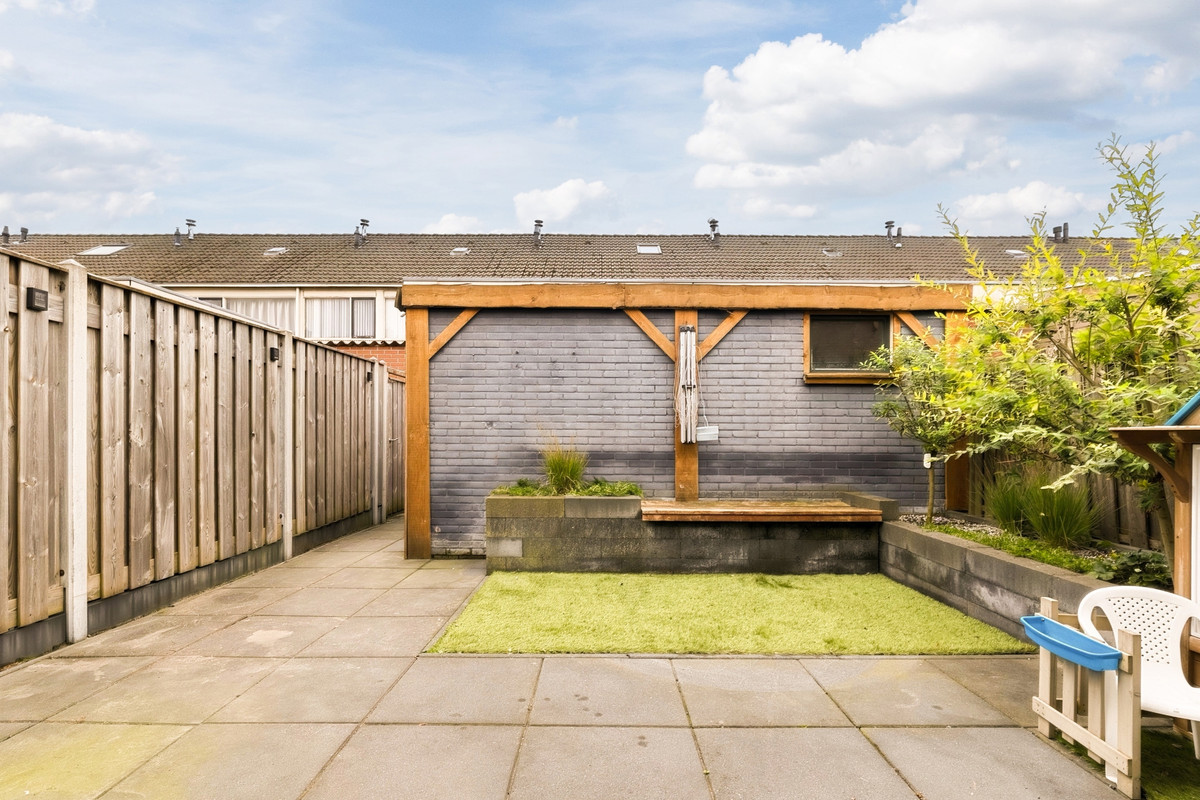 Tussenwoning te koop: Constantijnstraat 89, Vroomshoop