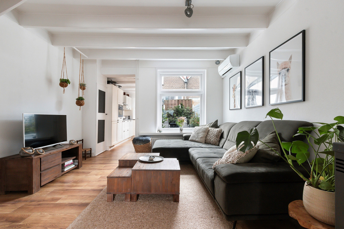 Tussenwoning te koop: Eigenhaard 31, Dordrecht