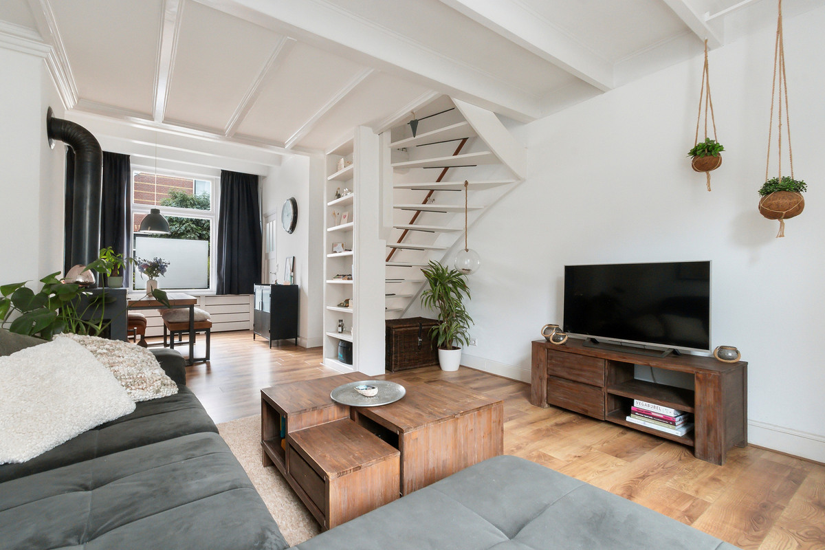 Tussenwoning te koop: Eigenhaard 31, Dordrecht