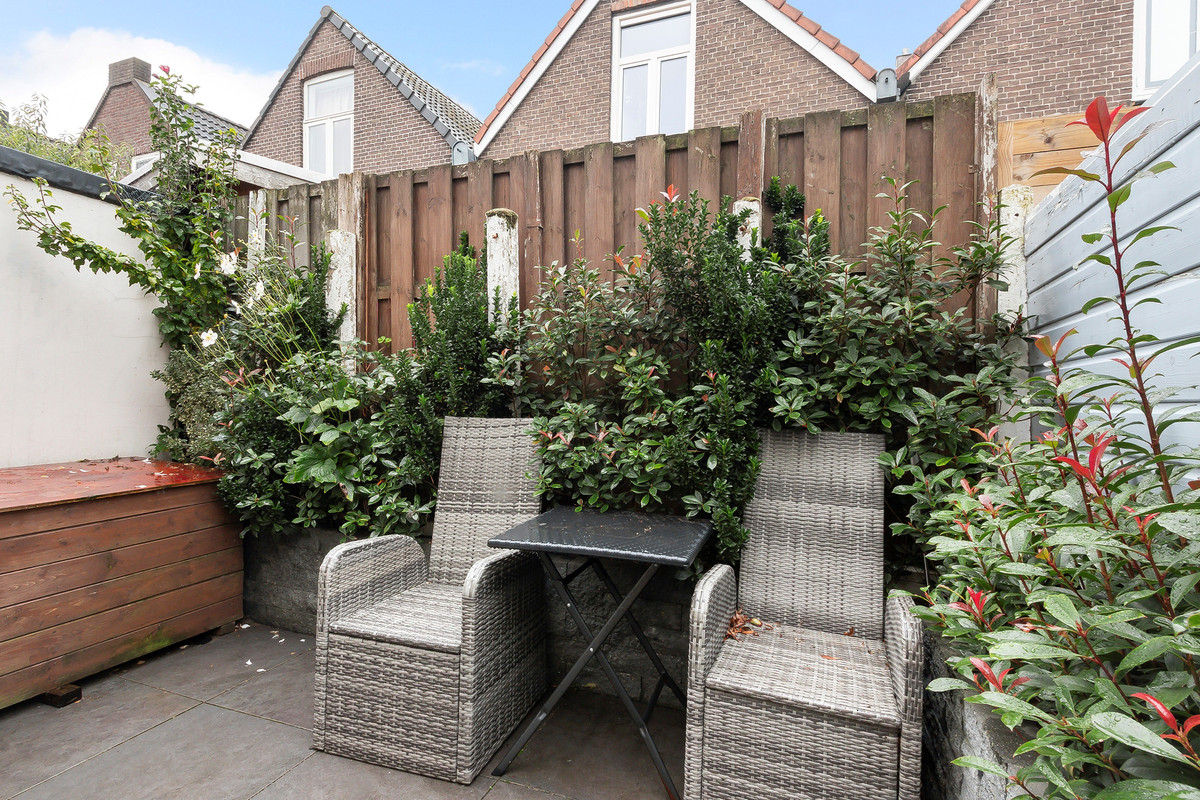 Tussenwoning te koop: Eigenhaard 31, Dordrecht