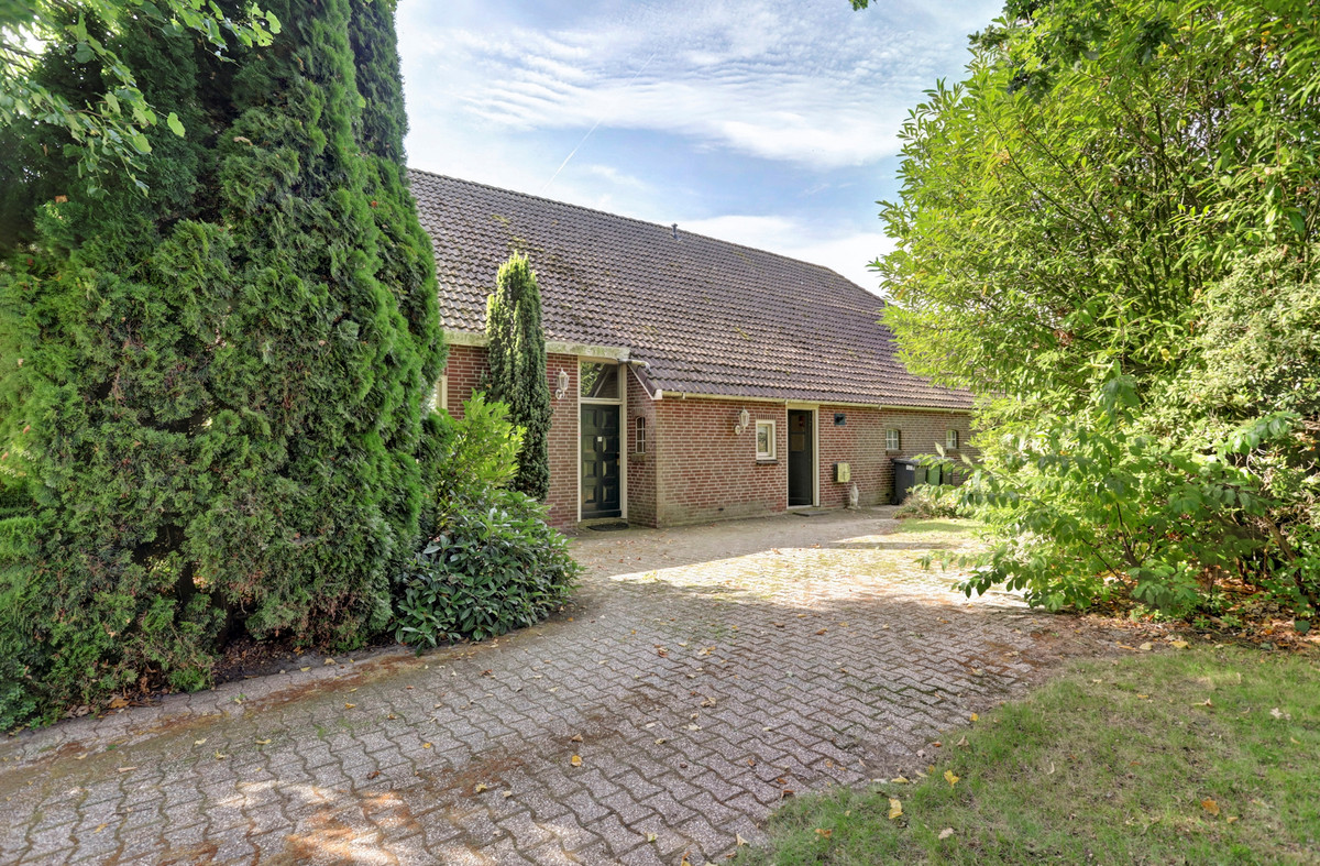 Vrijstaande woning te koop: Hoofdkanaal WZ 135, Emmer-Compascuum