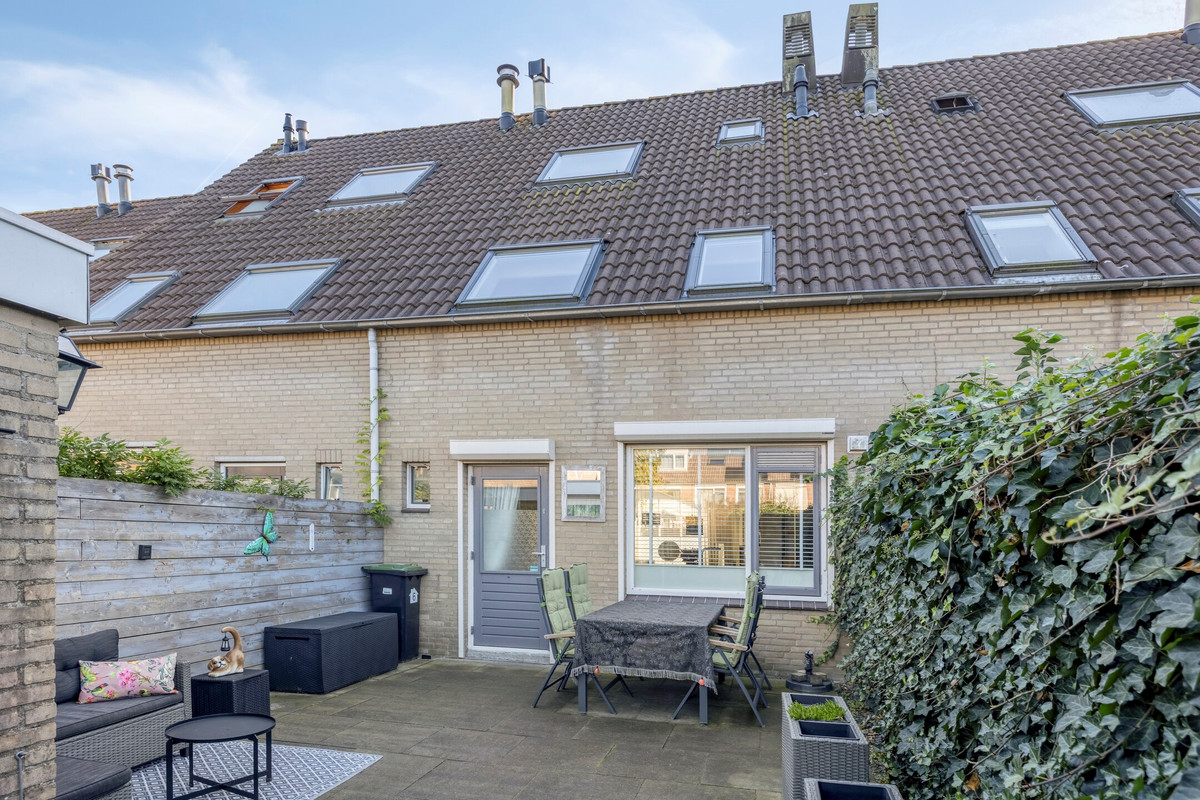 Tussenwoning te koop: Spechtendaal 6, Nieuwerkerk A/D Ijssel