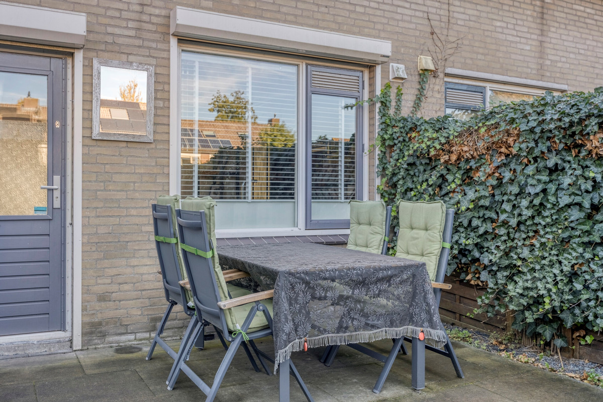 Tussenwoning te koop: Spechtendaal 6, Nieuwerkerk A/D Ijssel