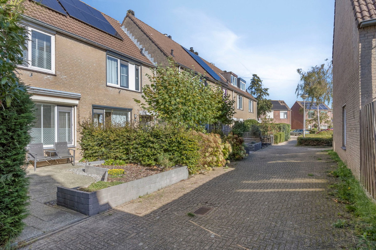 Tussenwoning te koop: Spechtendaal 6, Nieuwerkerk A/D Ijssel