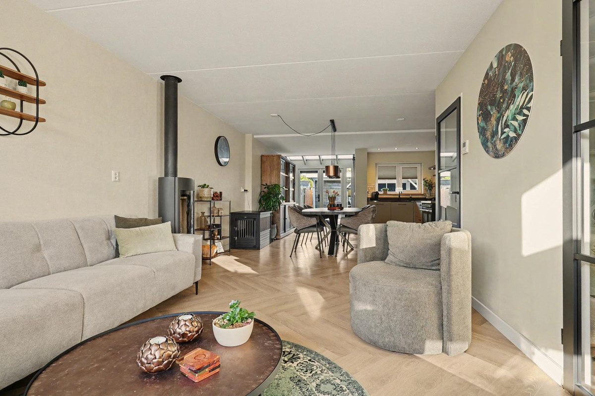 Tussenwoning te koop: Dr.W.Dreeslaan 9, Goes