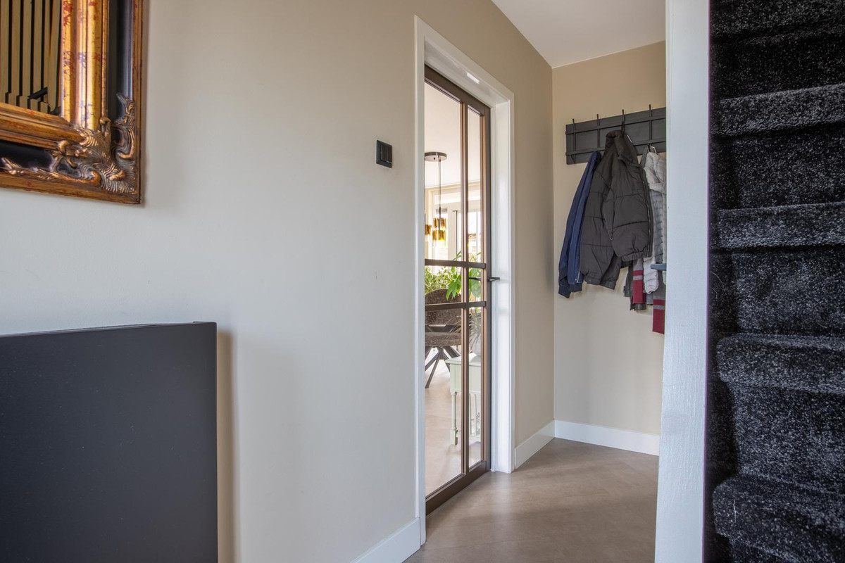 Tussenwoning te koop: Prins Bernhardstraat 53, Moordrecht