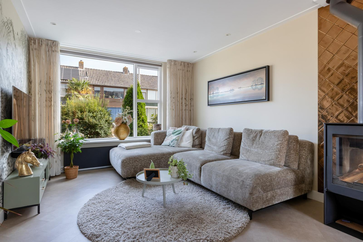 Tussenwoning te koop: Prins Bernhardstraat 53, Moordrecht