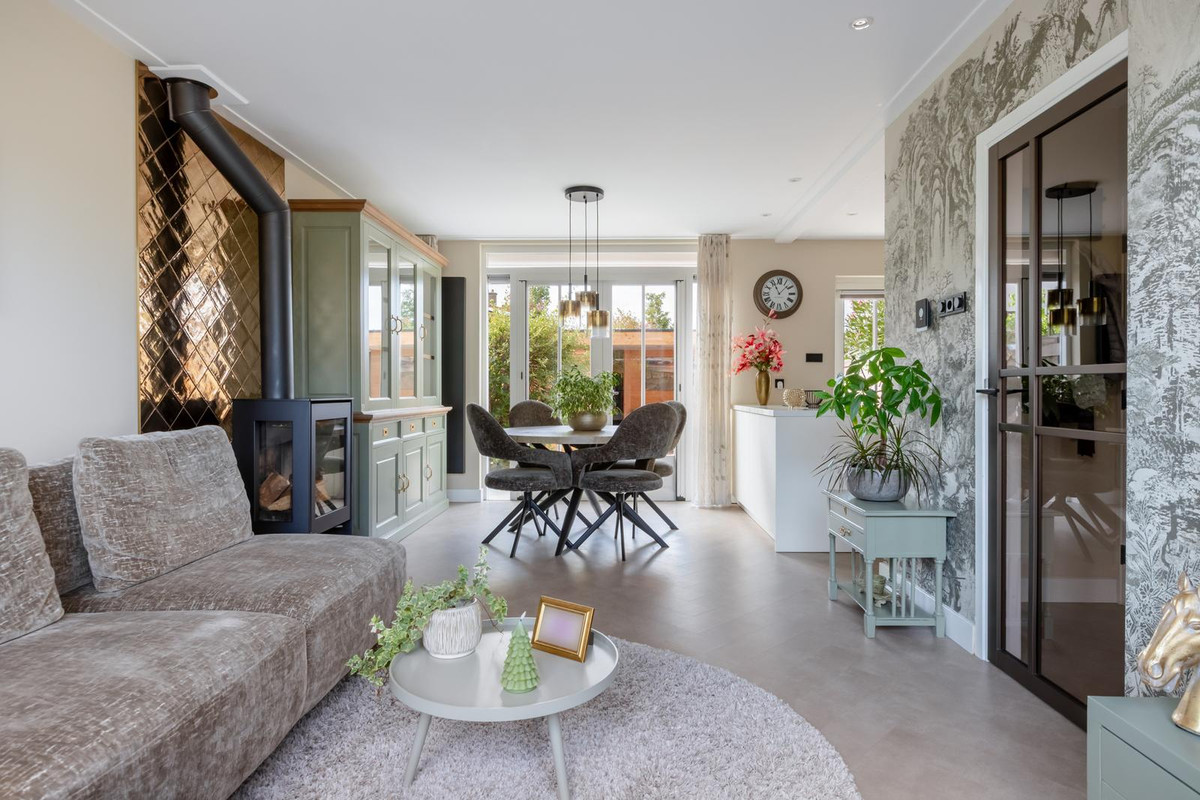 Tussenwoning te koop: Prins Bernhardstraat 53, Moordrecht