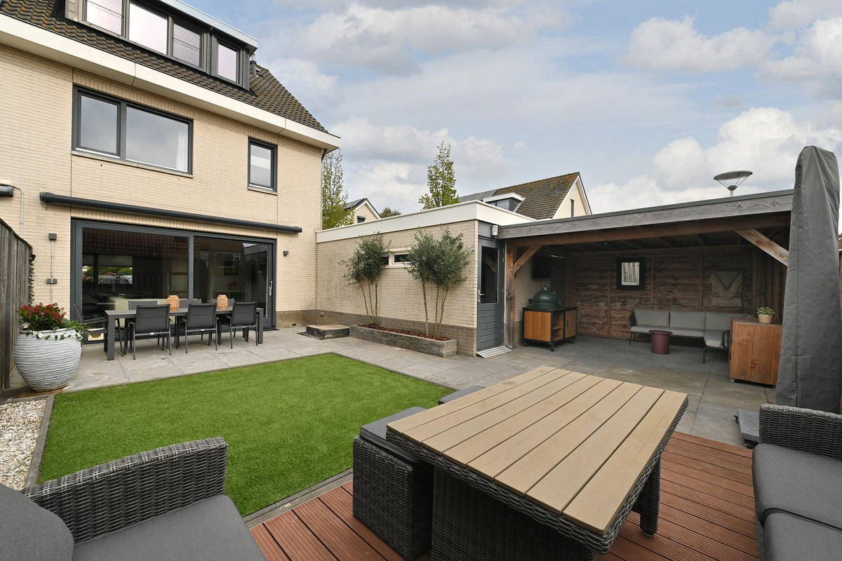 Hoekwoning te koop: Hof van Steenbergen 14, Steenbergen