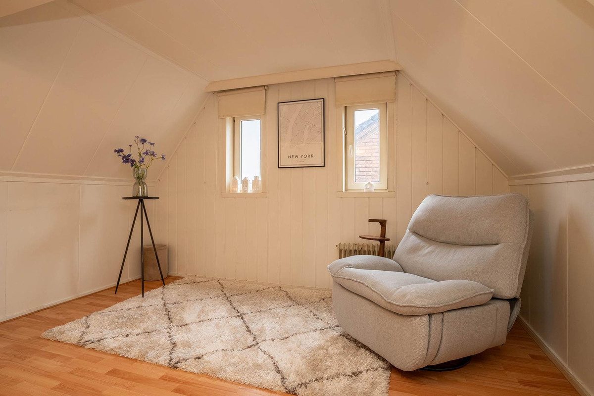 Twee-onder-één-kap te koop: Irisstraat 42, Enschede