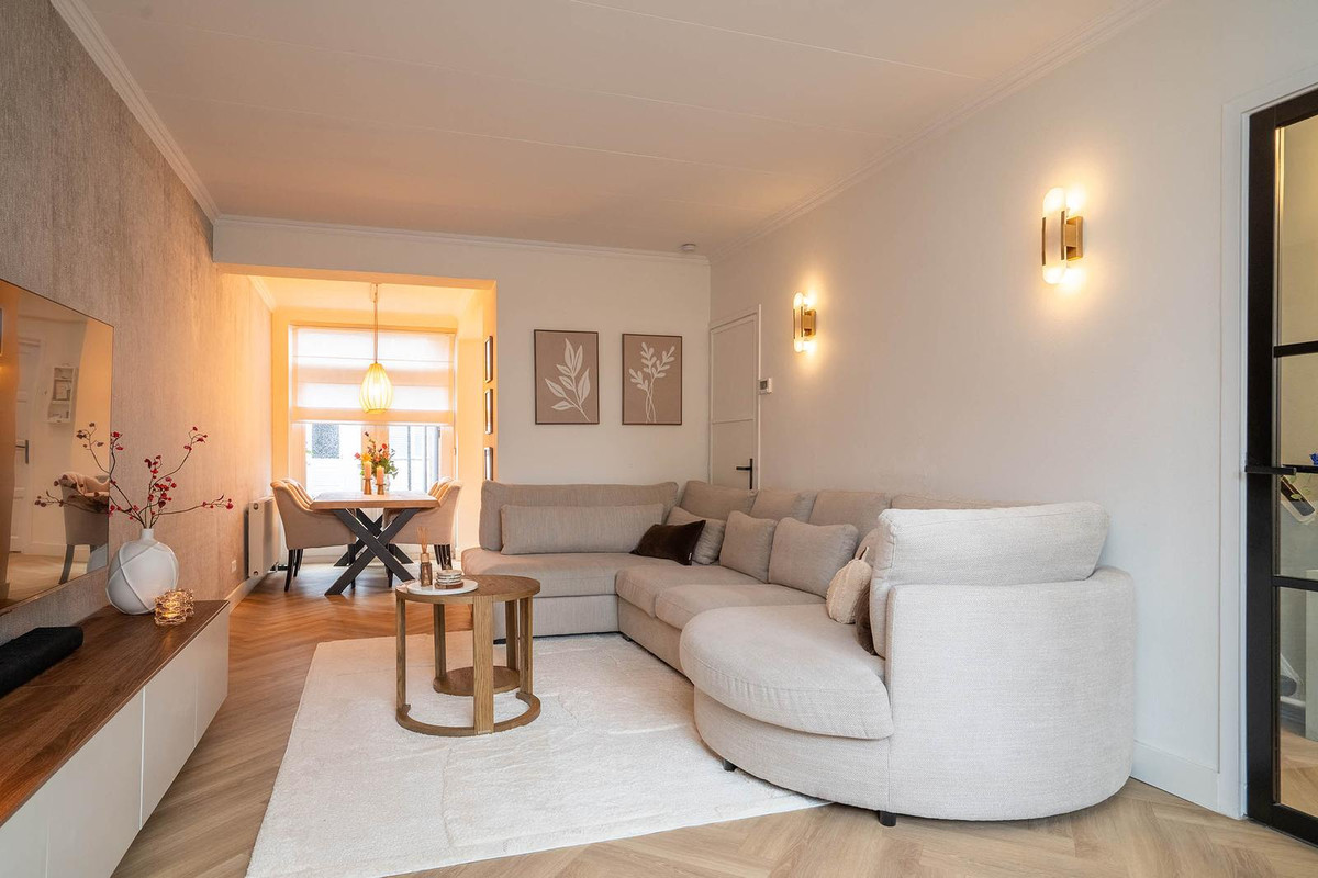 Twee-onder-één-kap te koop: Irisstraat 42, Enschede