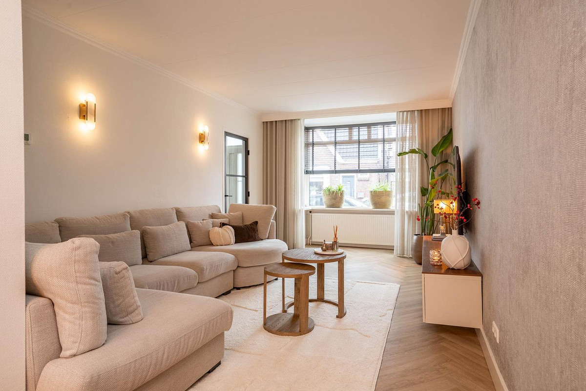 Twee-onder-één-kap te koop: Irisstraat 42, Enschede