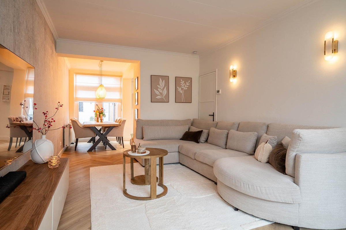 Twee-onder-één-kap te koop: Irisstraat 42, Enschede
