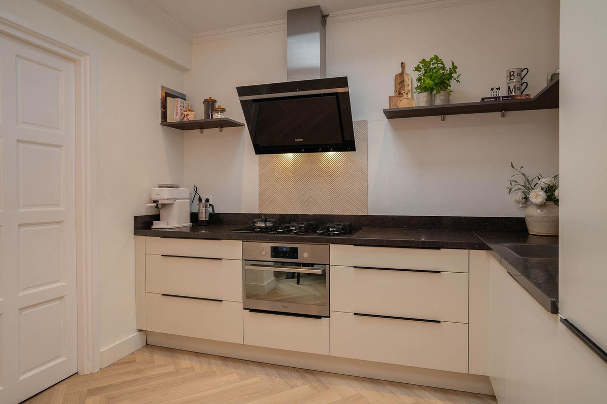 Twee-onder-één-kap te koop: Irisstraat 42, Enschede
