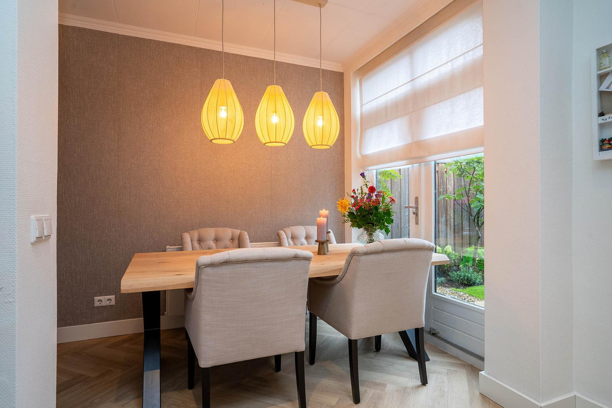 Twee-onder-één-kap te koop: Irisstraat 42, Enschede