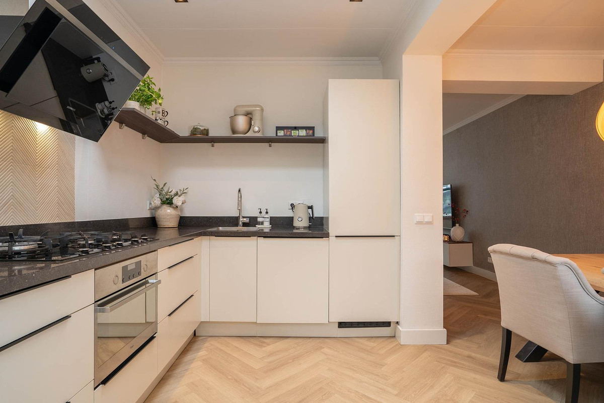 Twee-onder-één-kap te koop: Irisstraat 42, Enschede