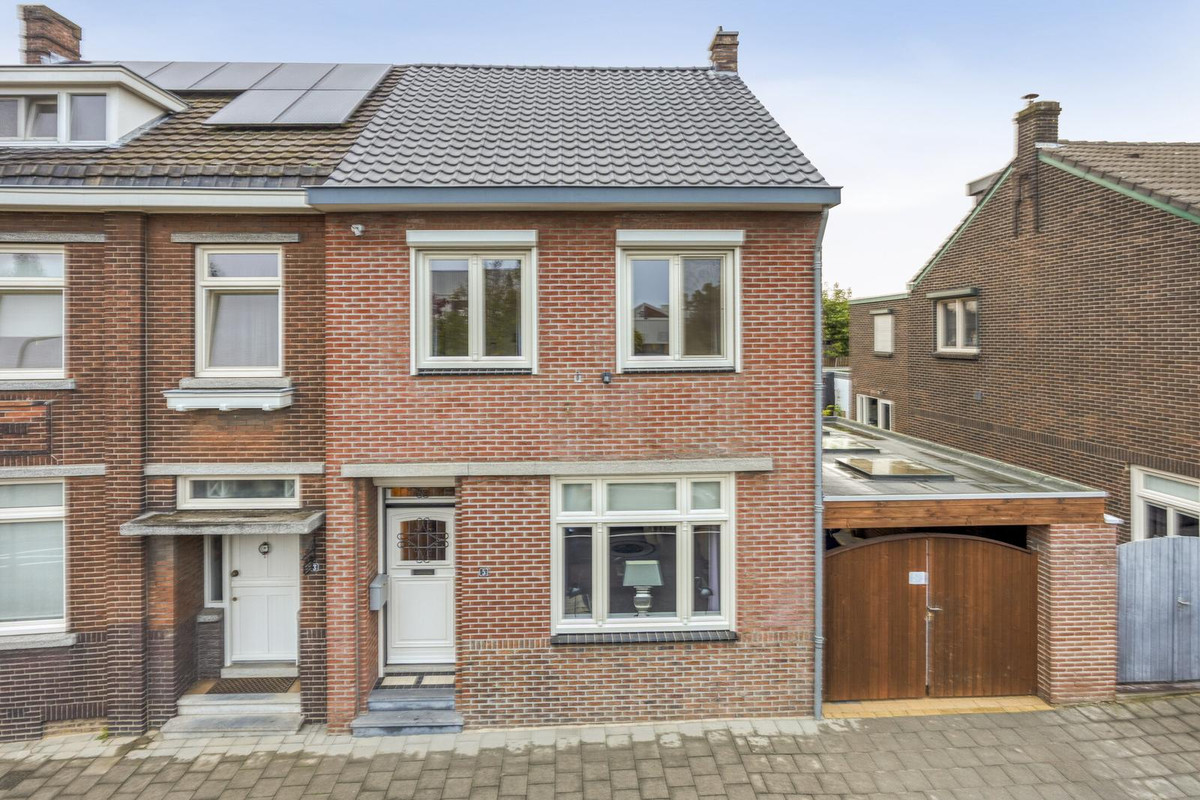 Twee-onder-één-kap te koop: Parallelweg 5, Tegelen