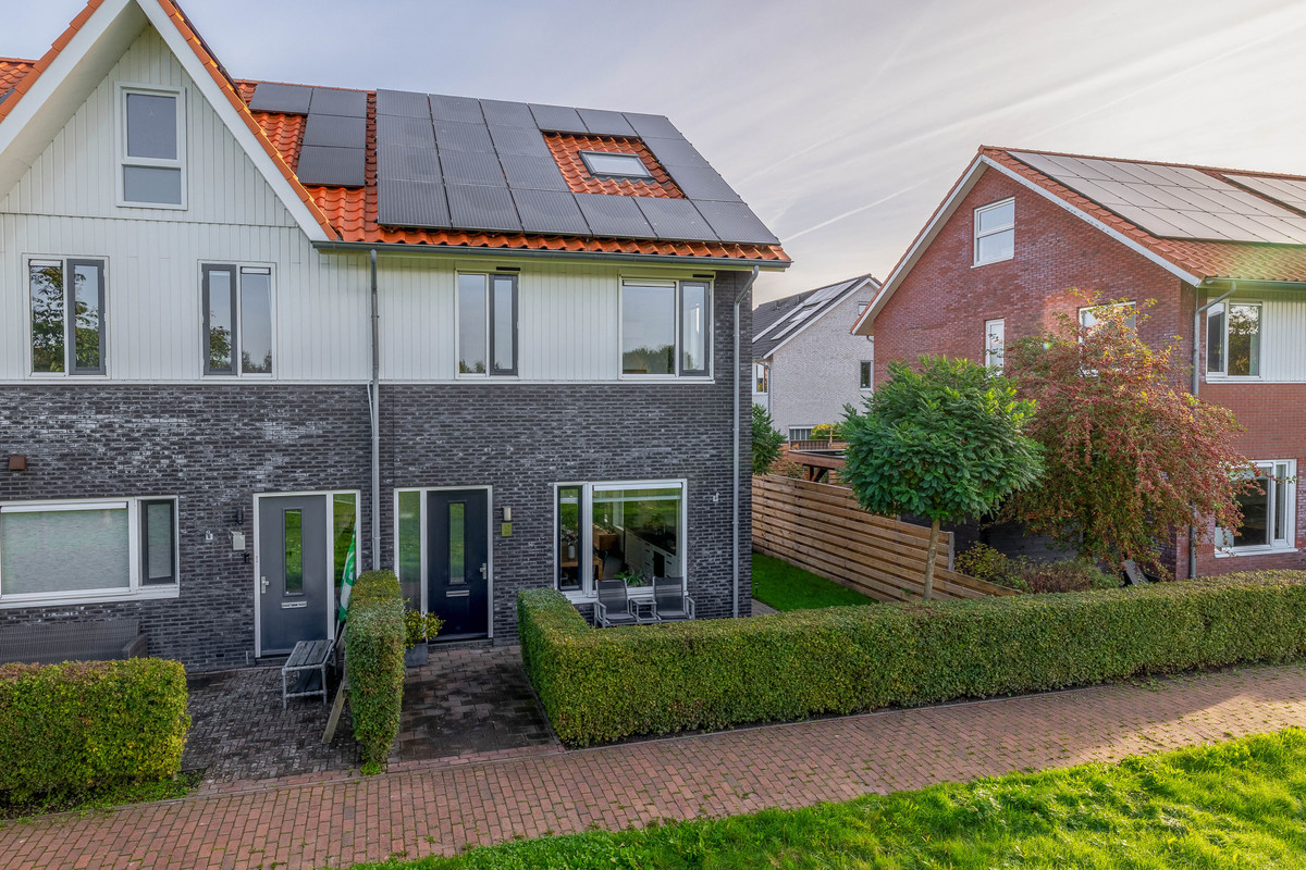 Hoekwoning te koop: Meeroeverslaan 254, Meerstad