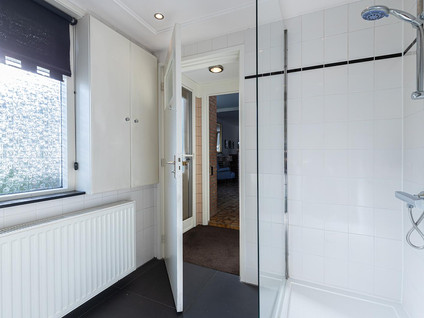Admiraal de Ruyterstraat 32