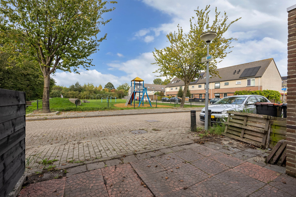 Tussenwoning te koop: Biesbosstraat 103, Lelystad