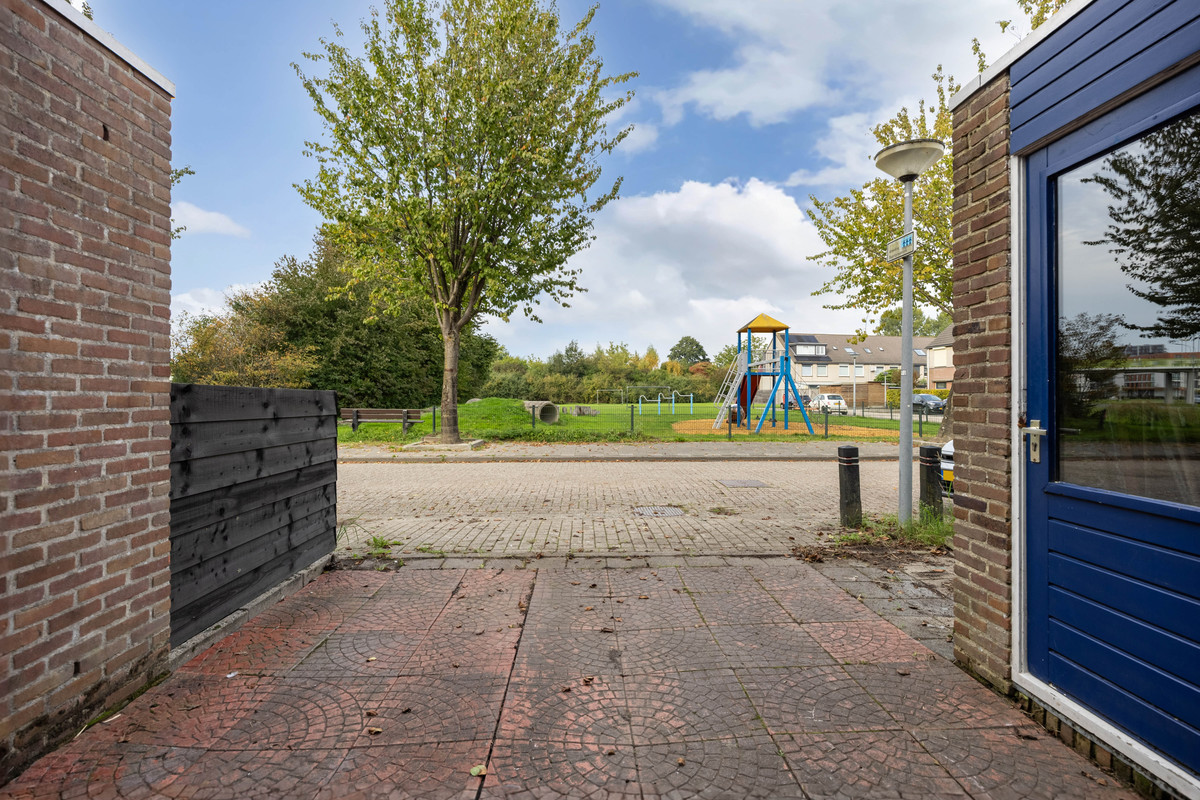 Tussenwoning te koop: Biesbosstraat 103, Lelystad