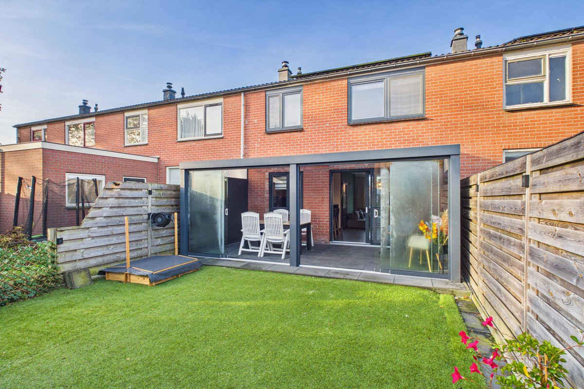 Tussenwoning te koop: Hoofstraat 60, Terhole