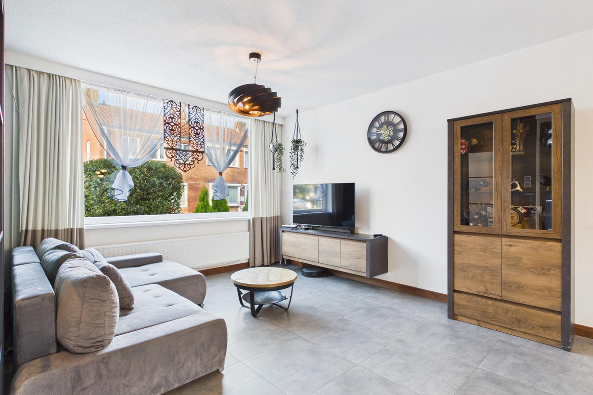Tussenwoning te koop: Hoofstraat 60, Terhole