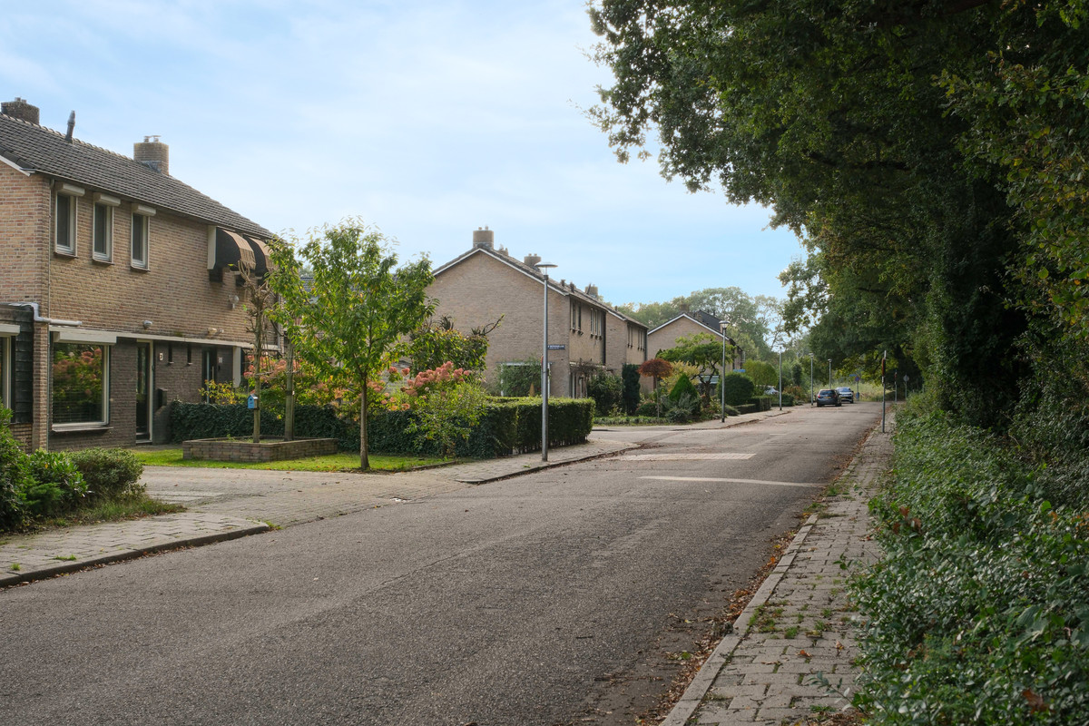 Twee-onder-één-kap te koop: Jan Wiegerslaan 20, Almelo