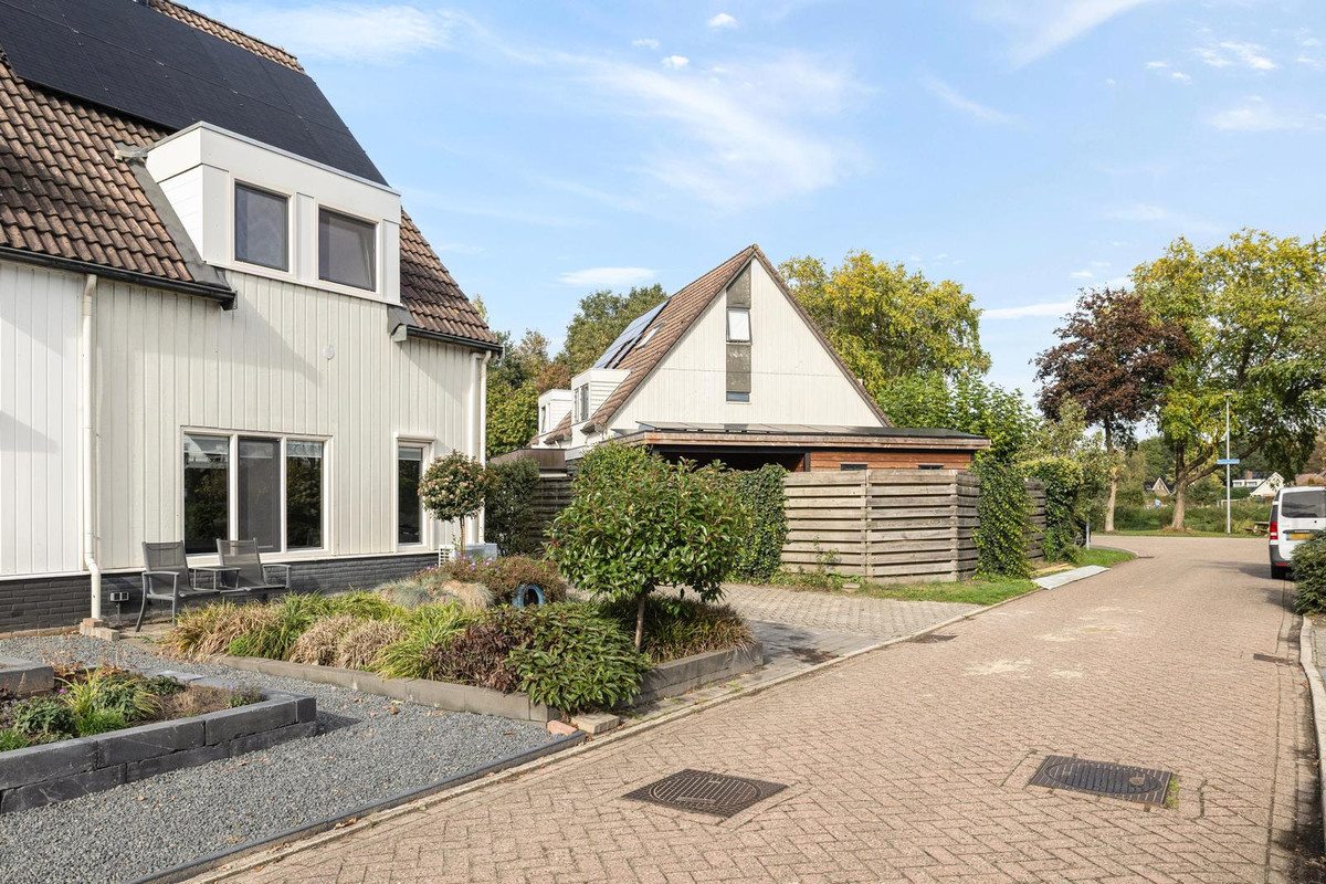 Twee-onder-één-kap te koop: Westerbeek 7, Schoonebeek